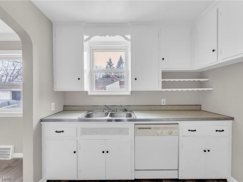 21303 Kenyon Drive , Maple Heights, OH 44137 Photo 12