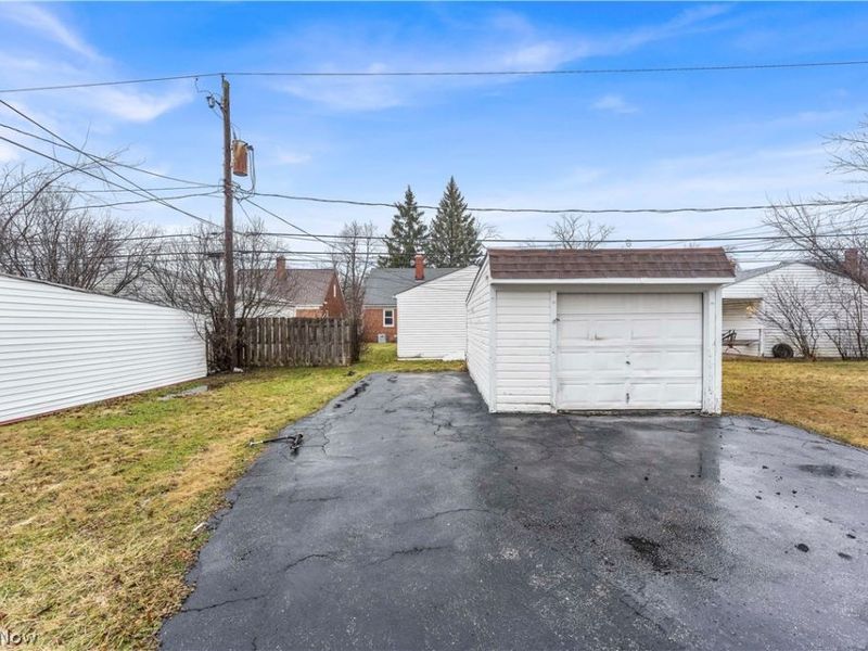 21303 Kenyon Drive , Maple Heights, OH 44137 Photo 27