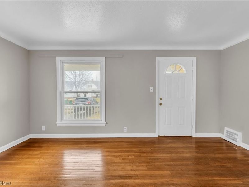 21303 Kenyon Drive , Maple Heights, OH 44137 Photo 4