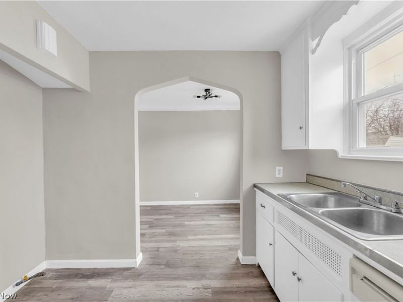 21303 Kenyon Drive , Maple Heights, OH 44137 Photo 9