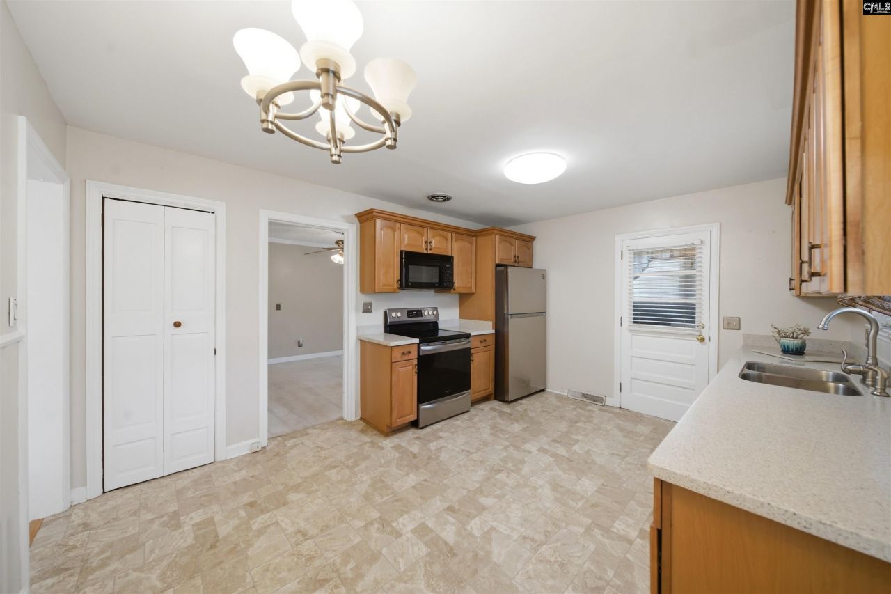 3621 Maybank Street  Photo 10