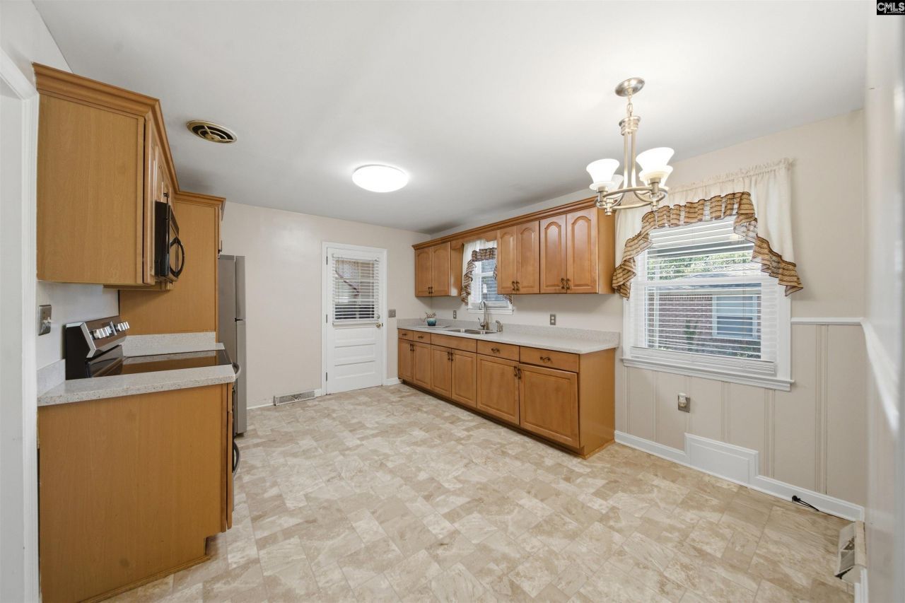 3621 Maybank Street  Photo 9