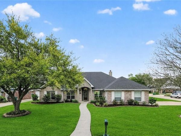 145 LAKEWOOD Drive , LaPlace, LA 70068