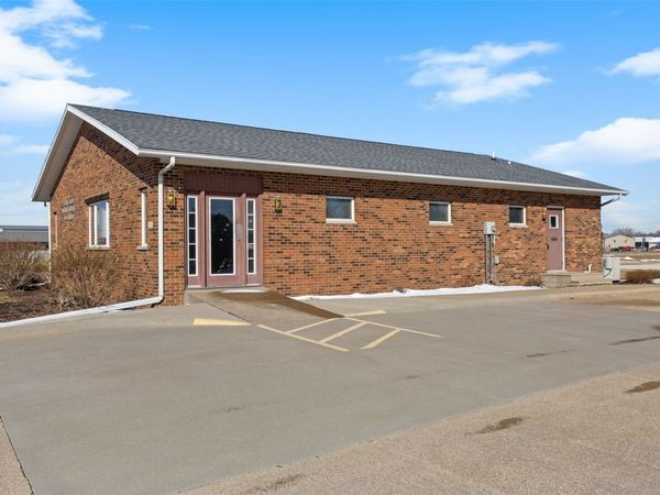 101 E 10th ST , Monticello, IA 52310