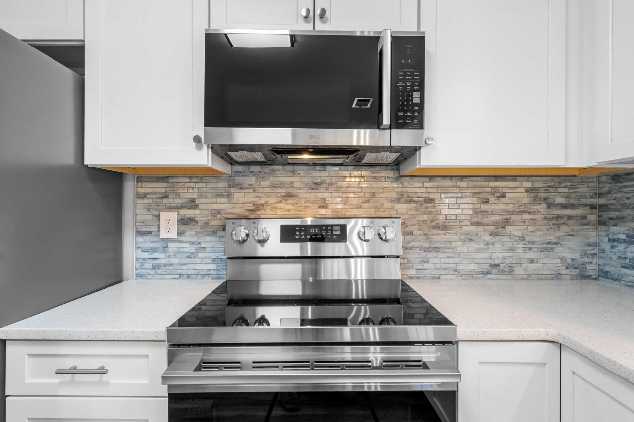 8335 Coventry Photo 11