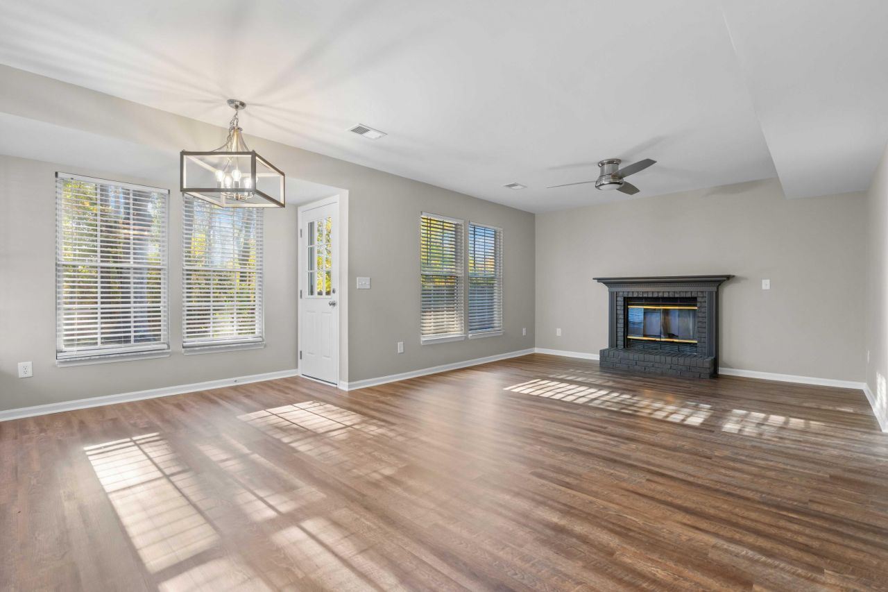 8335 Coventry Photo 13