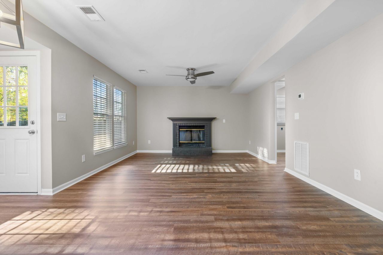 8335 Coventry Photo 14