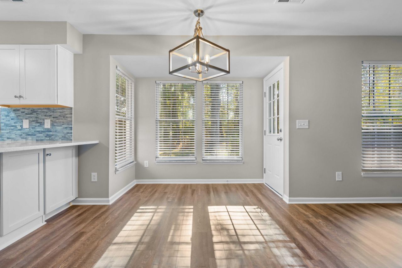 8335 Coventry Photo 16