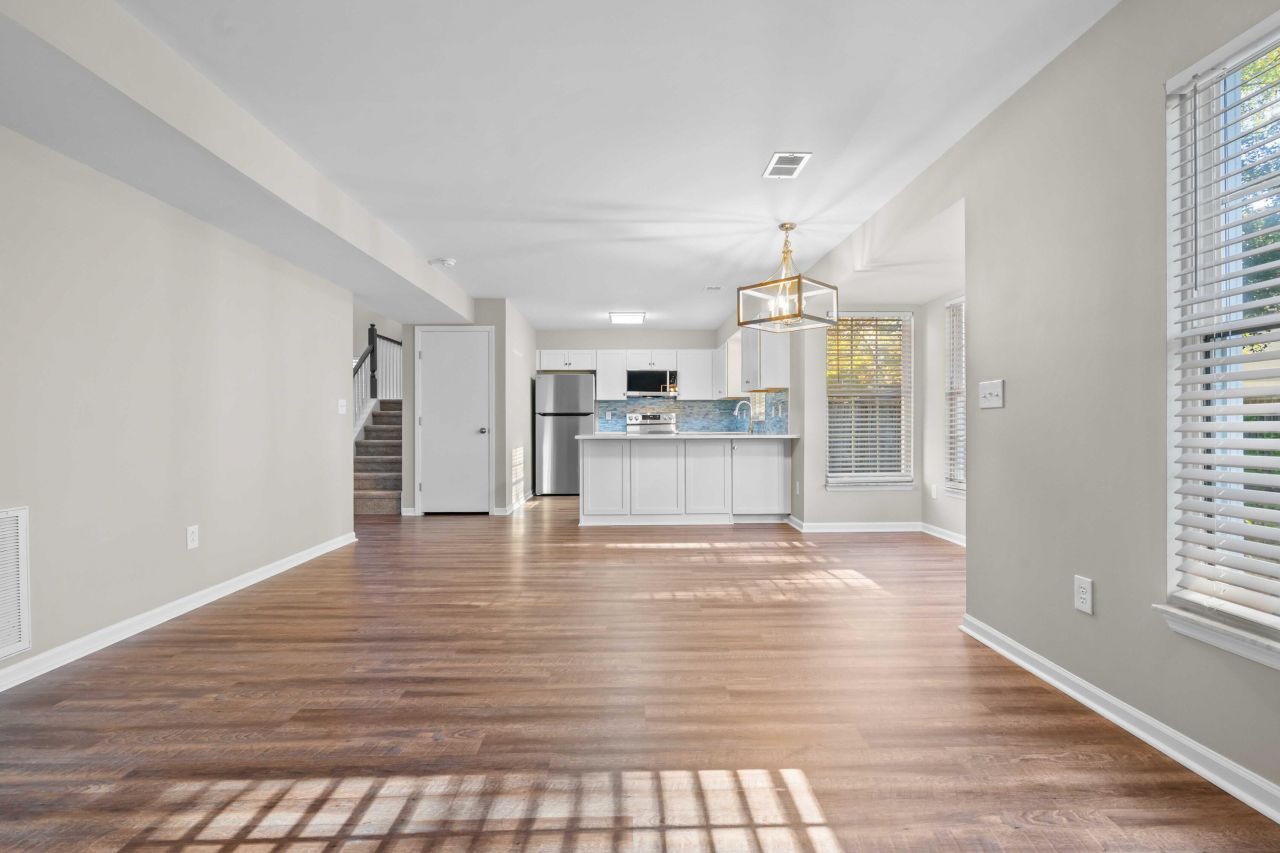 8335 Coventry Photo 19