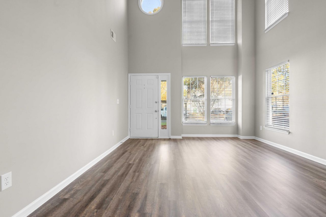 8335 Coventry Photo 5