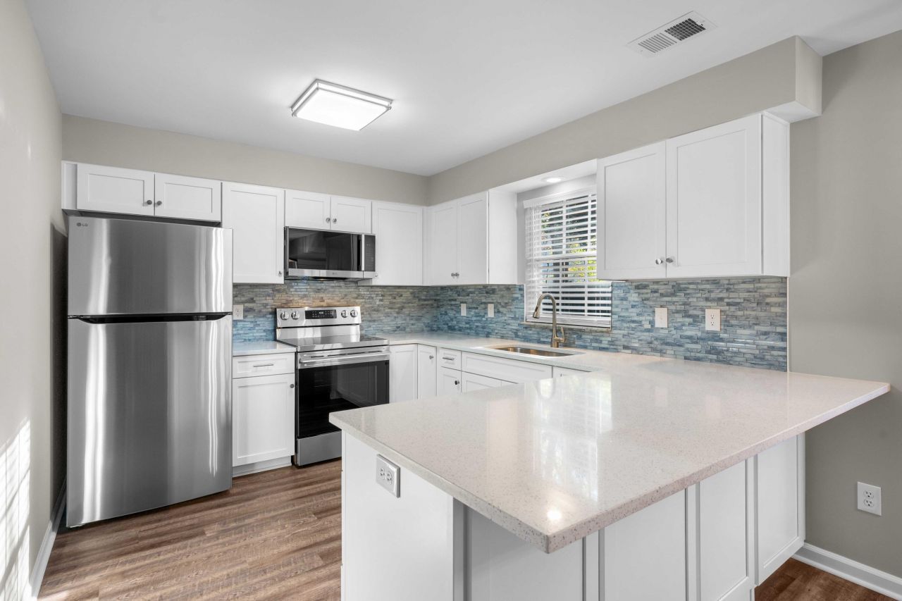 8335 Coventry Photo 8