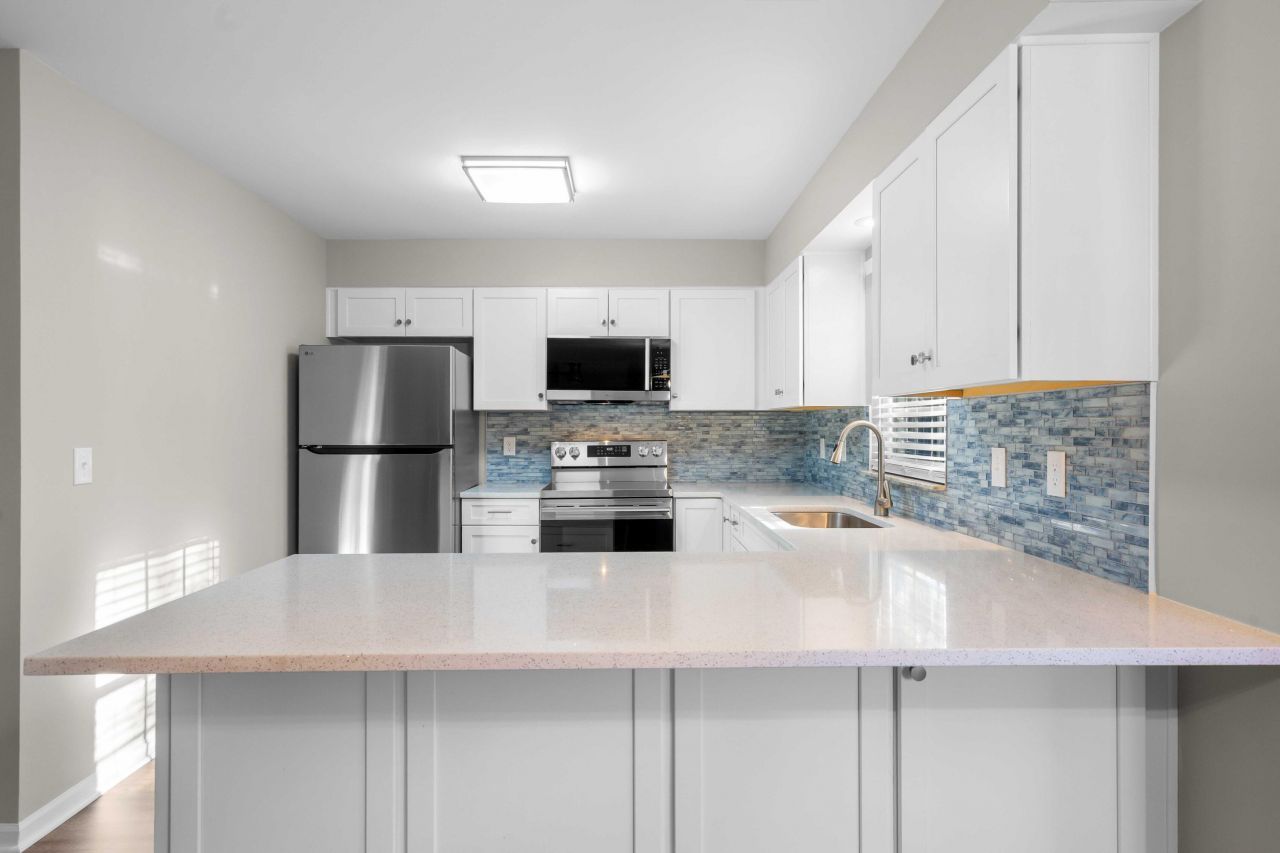 8335 Coventry Photo 9