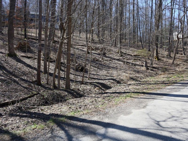 1601 Kato Lane , Hideaway Hills, OH 43107 Photo 8