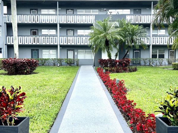 209 E Suffolk E, Unit 209, Boca Raton, FL 33434