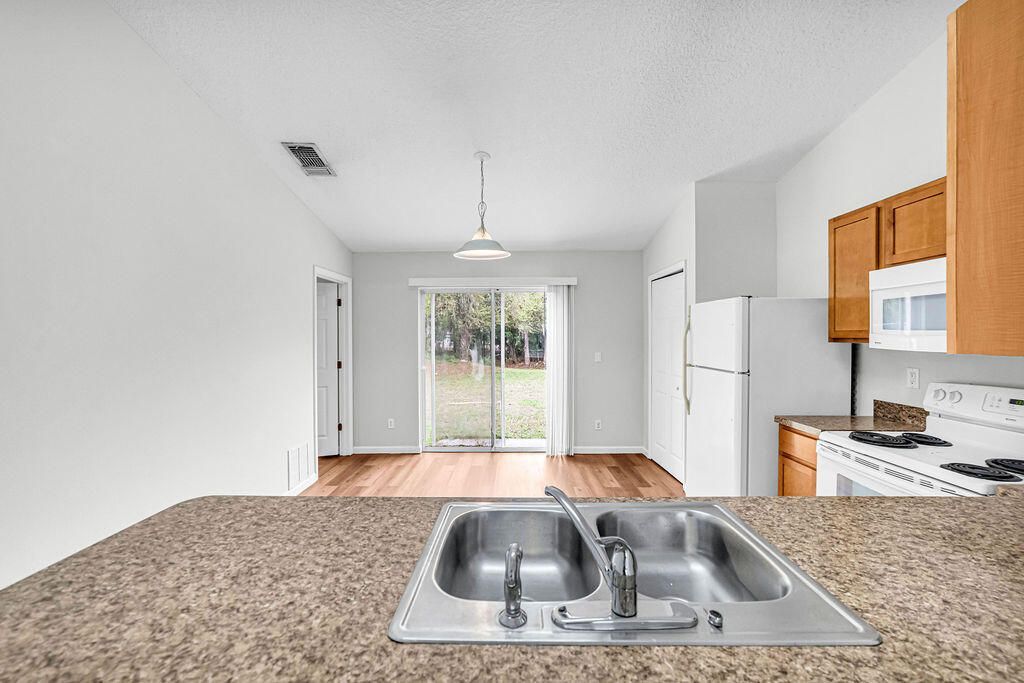 1566 SW Bellevue Avenue, Port Saint Lucie, FL 34953 Photo