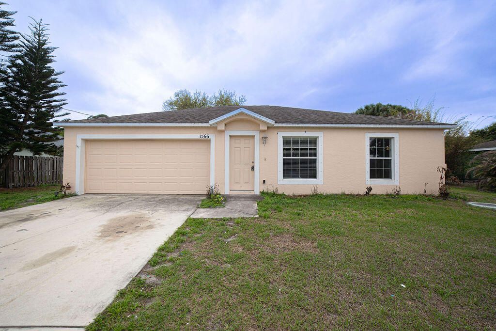 1566 SW Bellevue Avenue, Port Saint Lucie, FL 34953 Photo