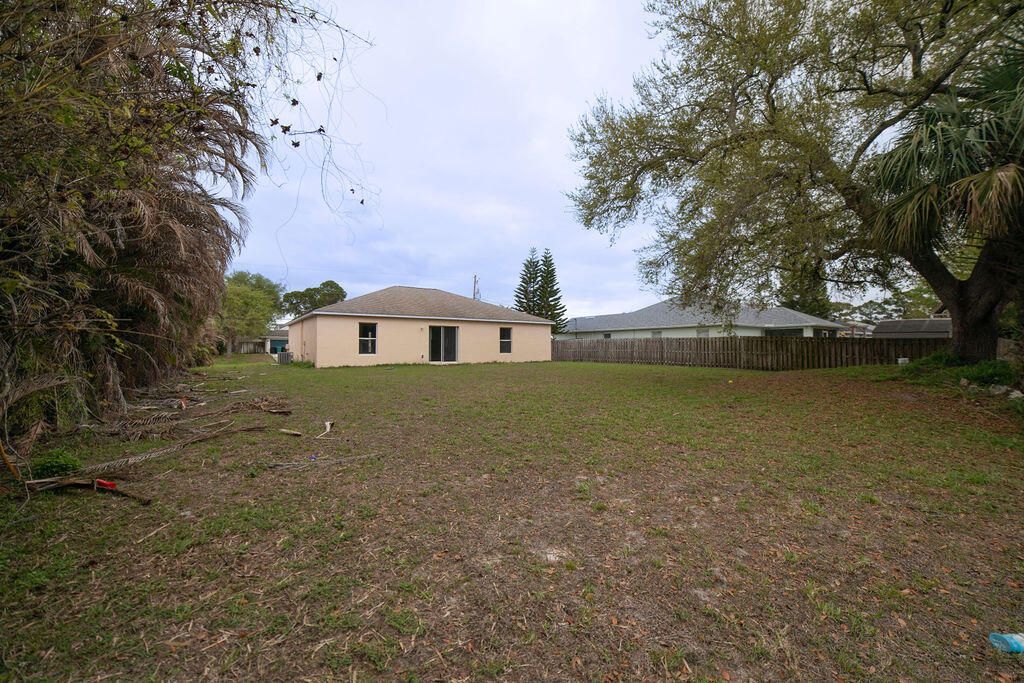 1566 SW Bellevue Avenue, Port Saint Lucie, FL 34953 Photo
