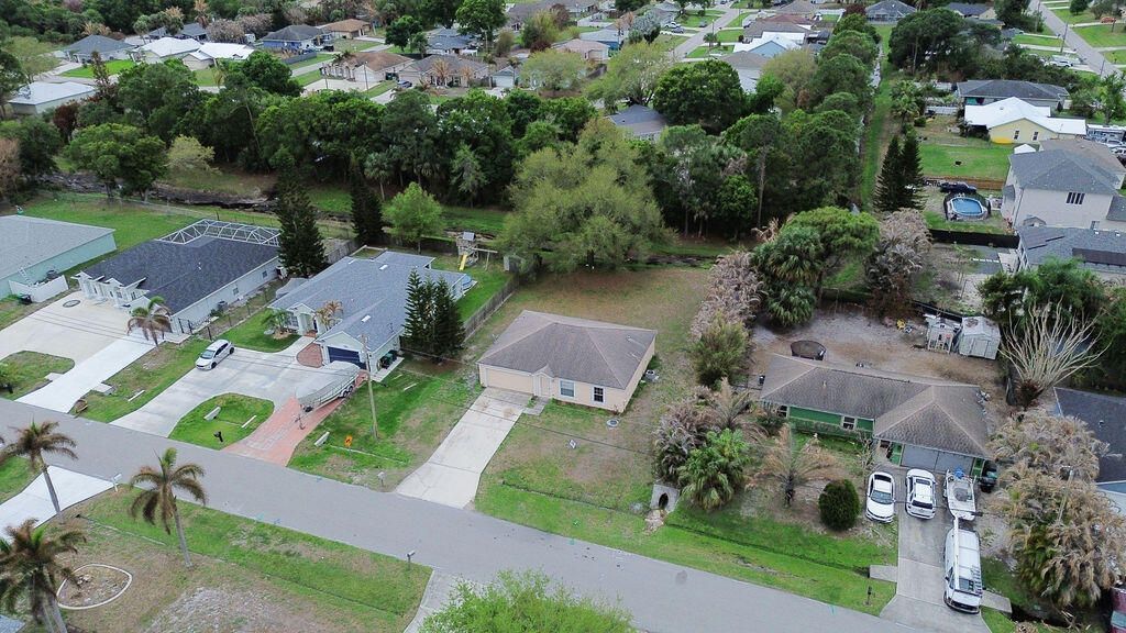 1566 SW Bellevue Avenue, Port Saint Lucie, FL 34953 Photo