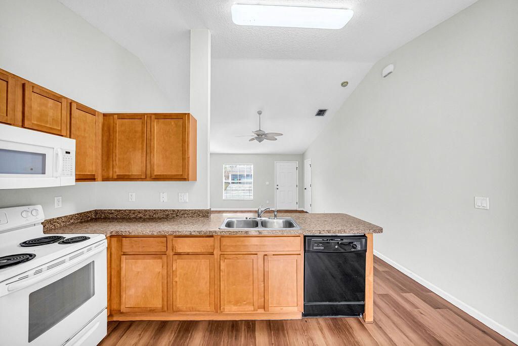 1566 SW Bellevue Avenue, Port Saint Lucie, FL 34953 Photo