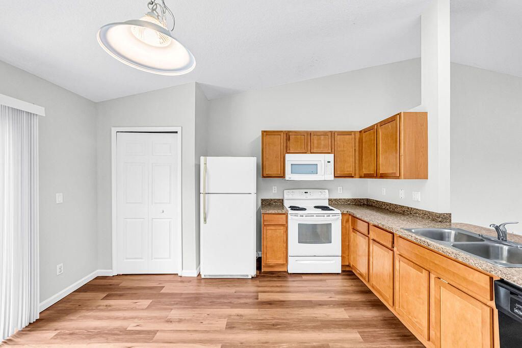 1566 SW Bellevue Avenue, Port Saint Lucie, FL 34953 Photo