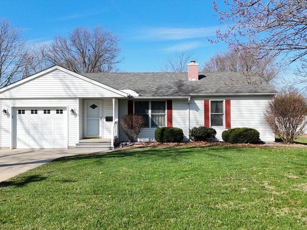 1019 N Sangamon Avenue , Gibson City, IL 60936