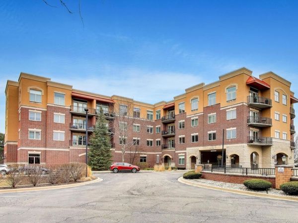 1200 N Foxdale Drive , Unit 100, Addison, IL 60101