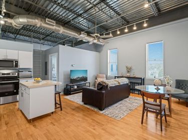 700 Market Street, Unit 215, Chapel Hill, NC 27516