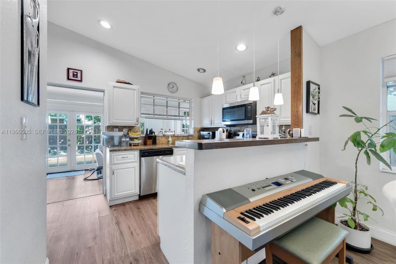 14813 SW 81st St , Unit A, Miami, FL 33193 Photo