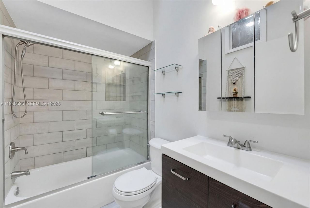 14813 SW 81st St , Unit A, Miami, FL 33193 Photo