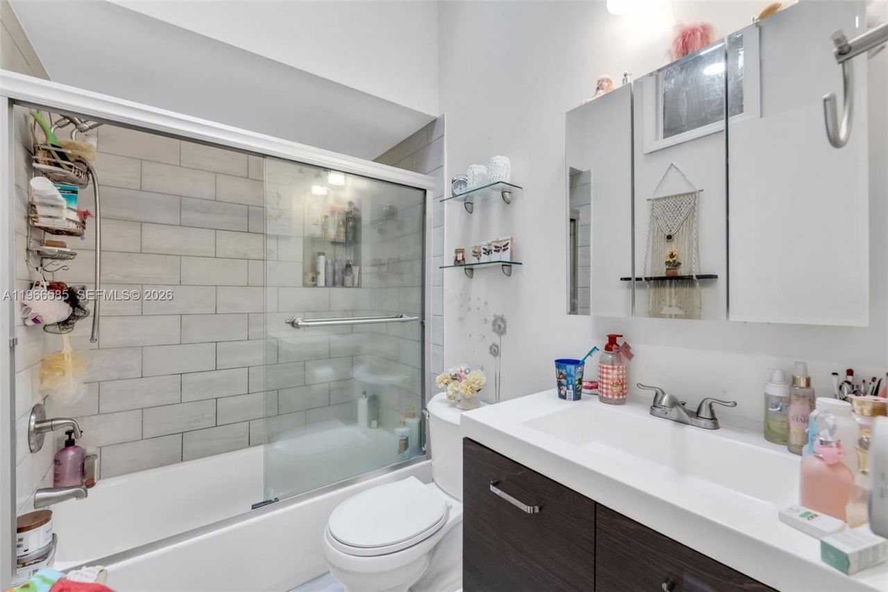 14813 SW 81st St , Unit A, Miami, FL 33193 Photo