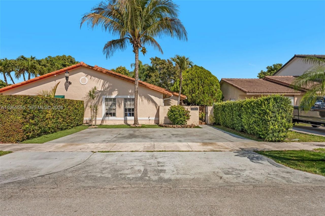 14813 SW 81st St , Unit A, Miami, FL 33193 Photo