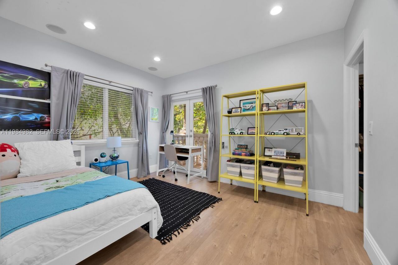 3273 Matilda St , Miami, FL 33133 Photo