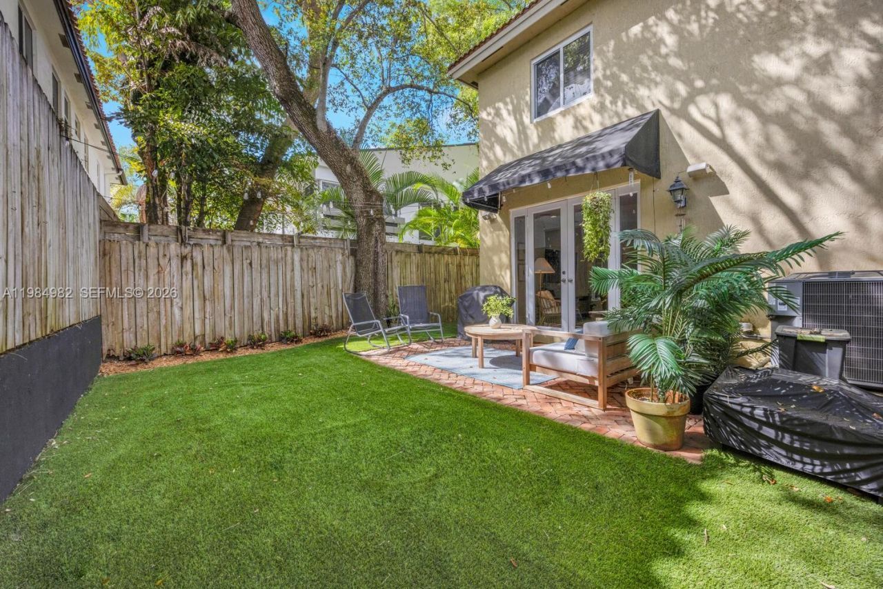 3273 Matilda St , Miami, FL 33133 Photo