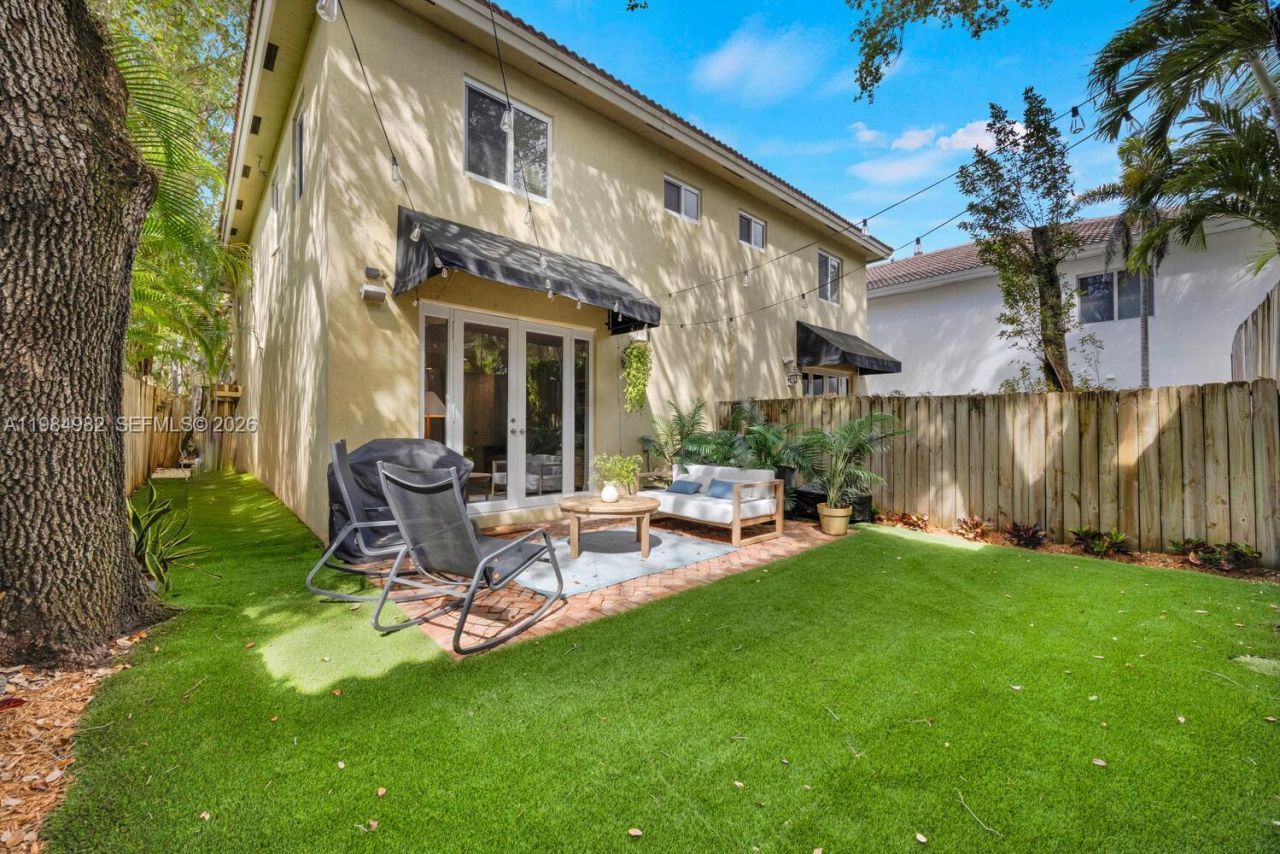 3273 Matilda St , Miami, FL 33133 Photo