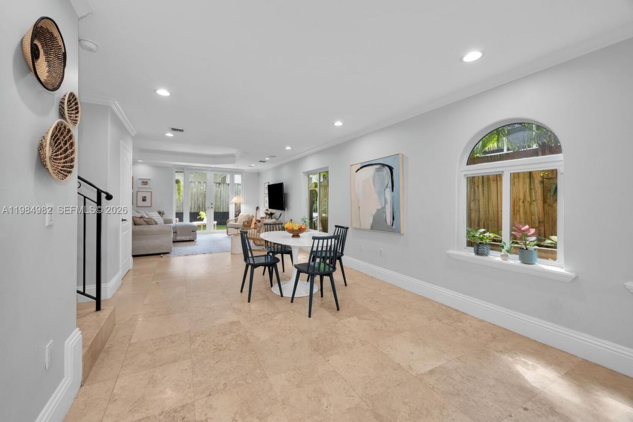 3273 Matilda St , Miami, FL 33133 Photo