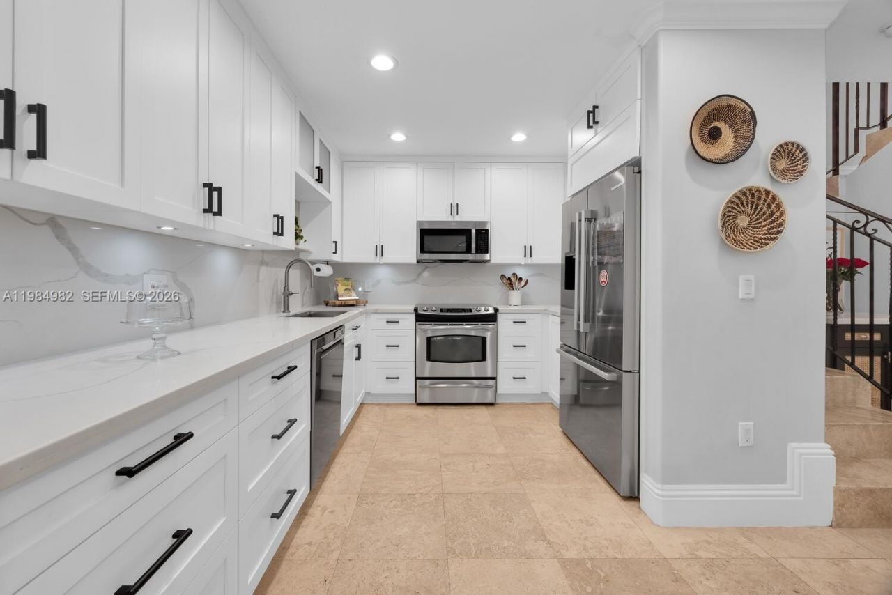 3273 Matilda St , Miami, FL 33133 Photo