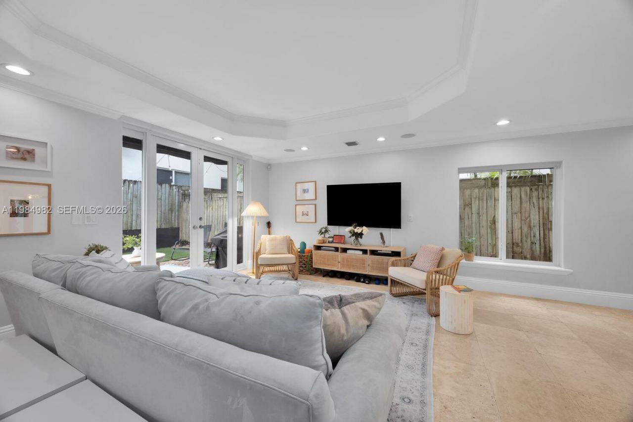 3273 Matilda St , Miami, FL 33133 Photo