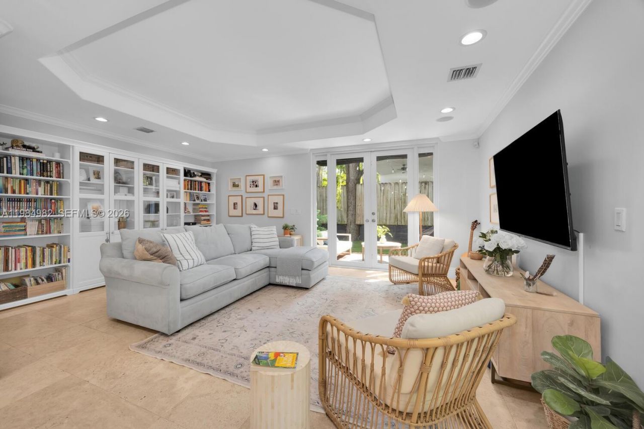 3273 Matilda St , Miami, FL 33133 Photo