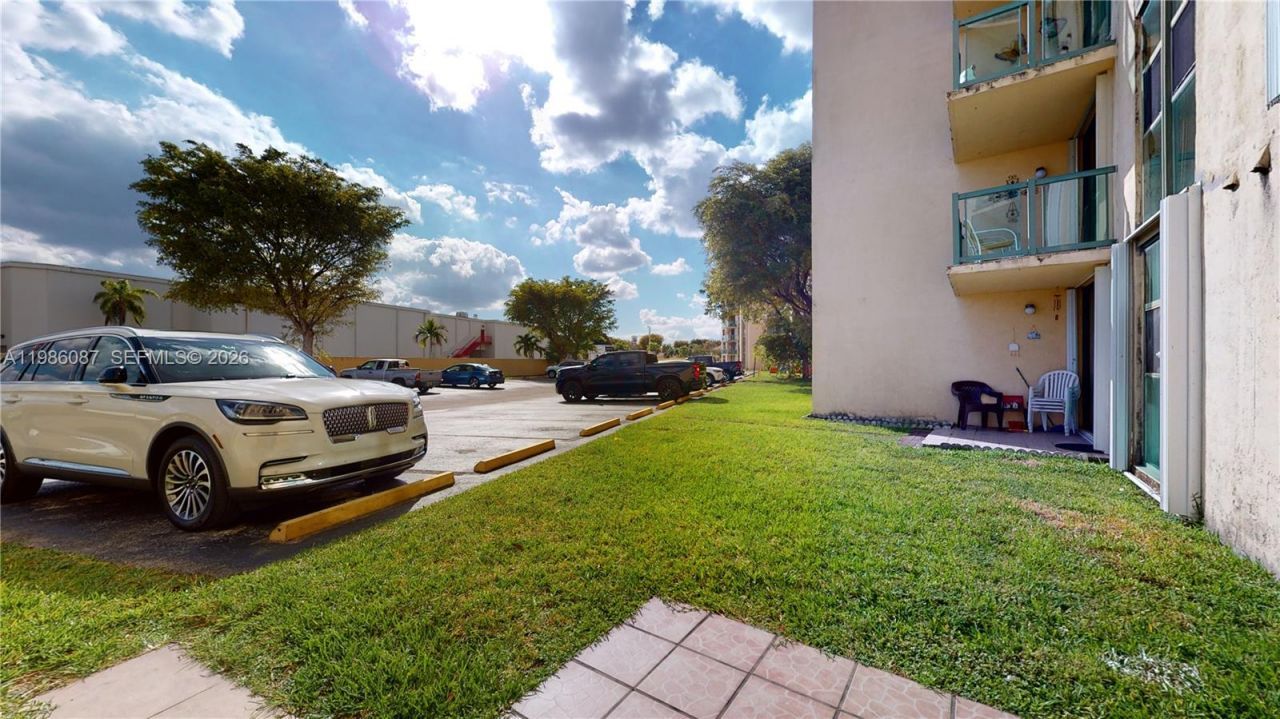 2055 SW 122nd Ave , Unit 108, Miami, FL 33175 Photo