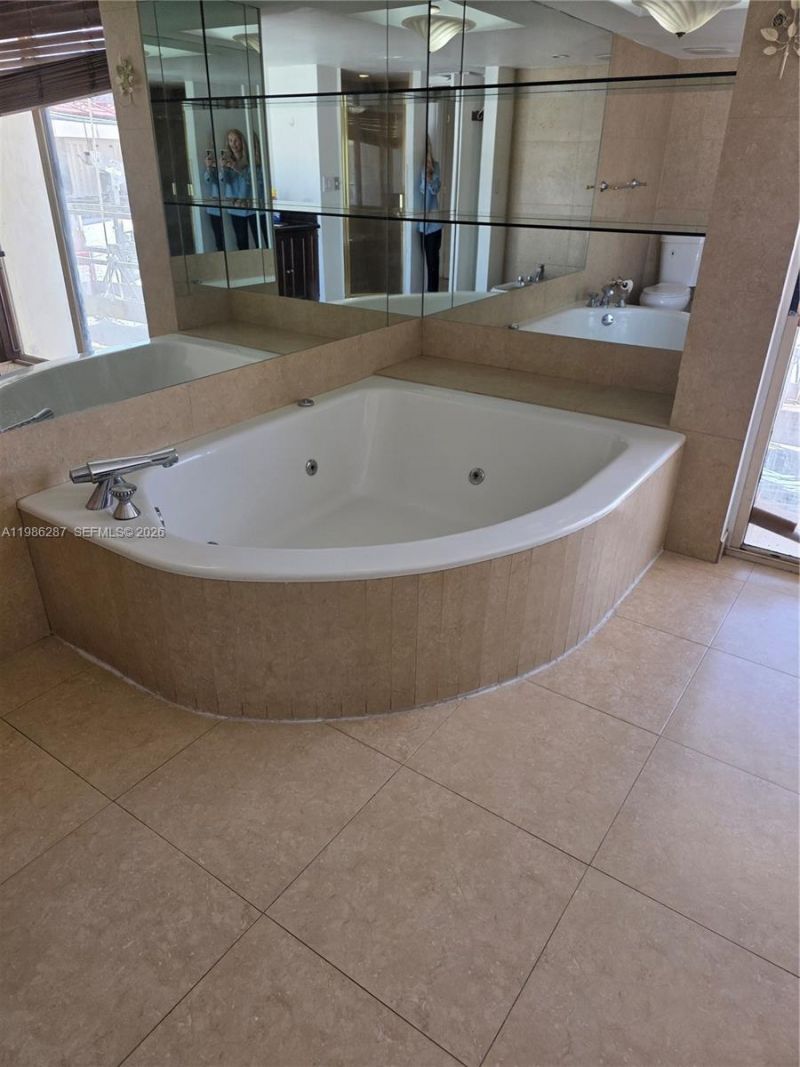 19355 Turnberry Way, Unit 2E, Aventura, FL 33180 Photo