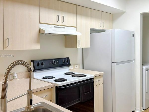 677 SW 111th Ave , Unit 204, Pembroke Pines, FL 33025