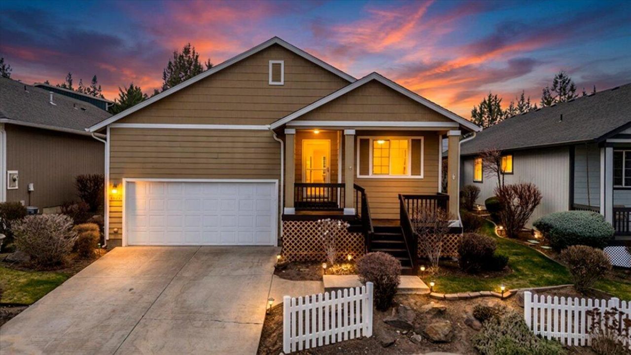 3601 SW 30th Street, Redmond, OR 97756 Main Photo