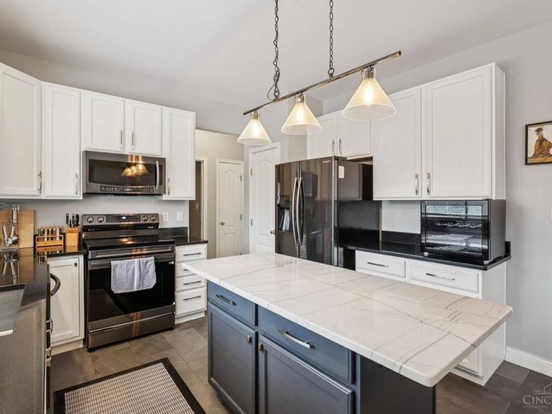 2520 Hingham Lane, Dayton, OH 45459 Photo 11