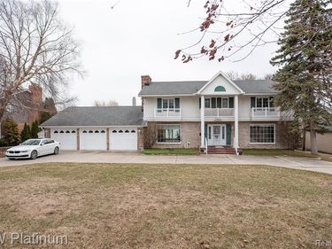 2894 Military Street, Port Huron, MI 48060