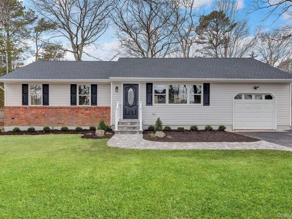 43 Penny Drive , Calverton, NY 11933