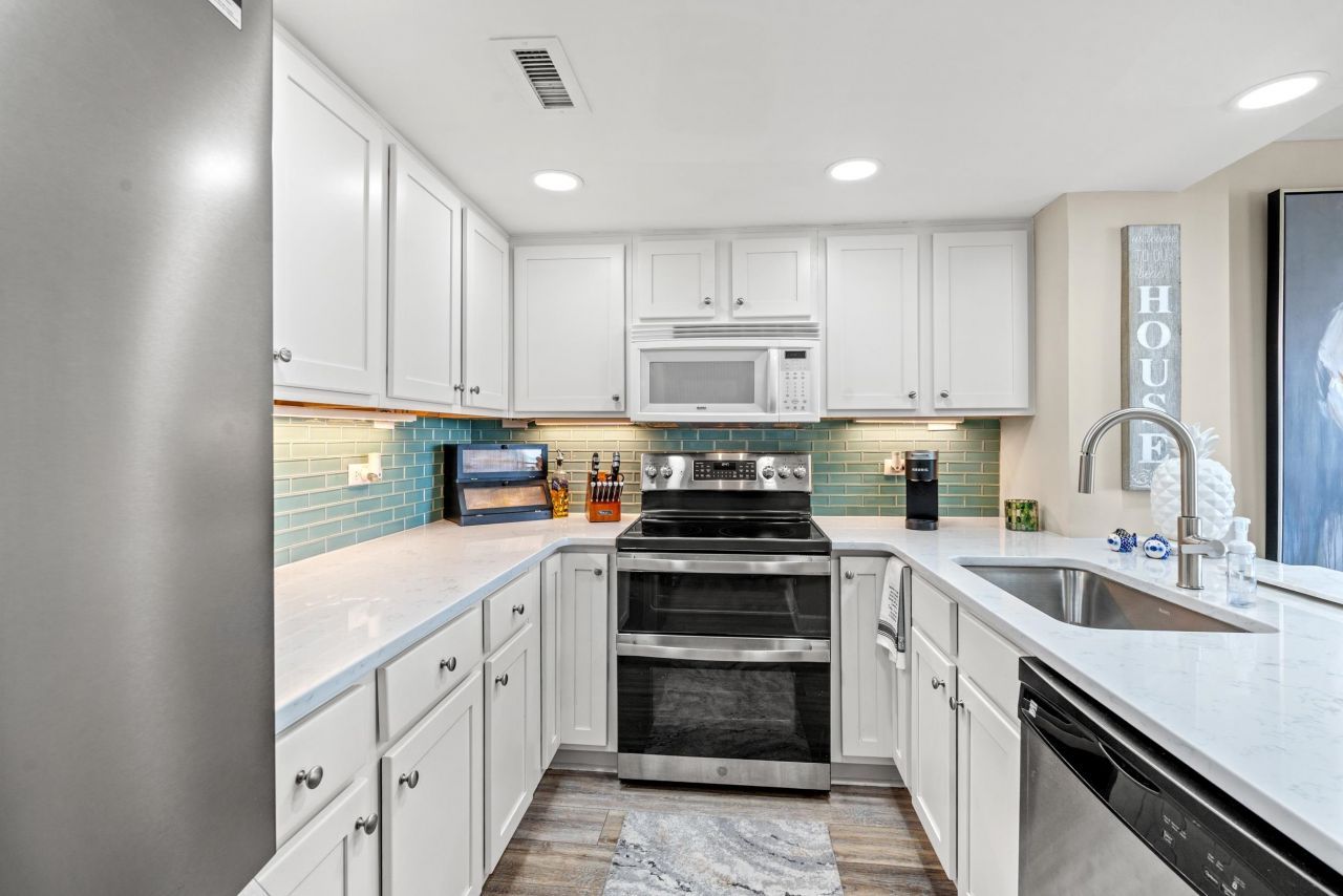 100 Ocean Creek Dr. Photo 4