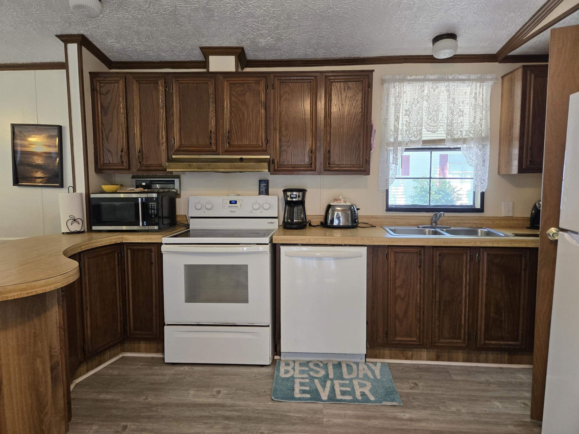 582 Mimosa Dr. Photo 12