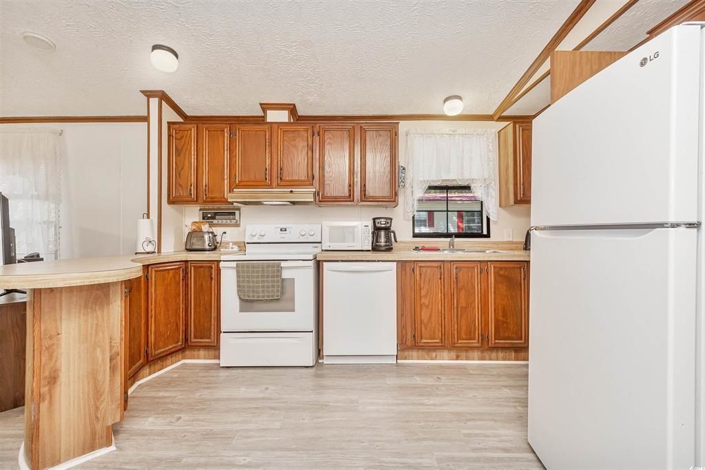 582 Mimosa Dr. Photo 13