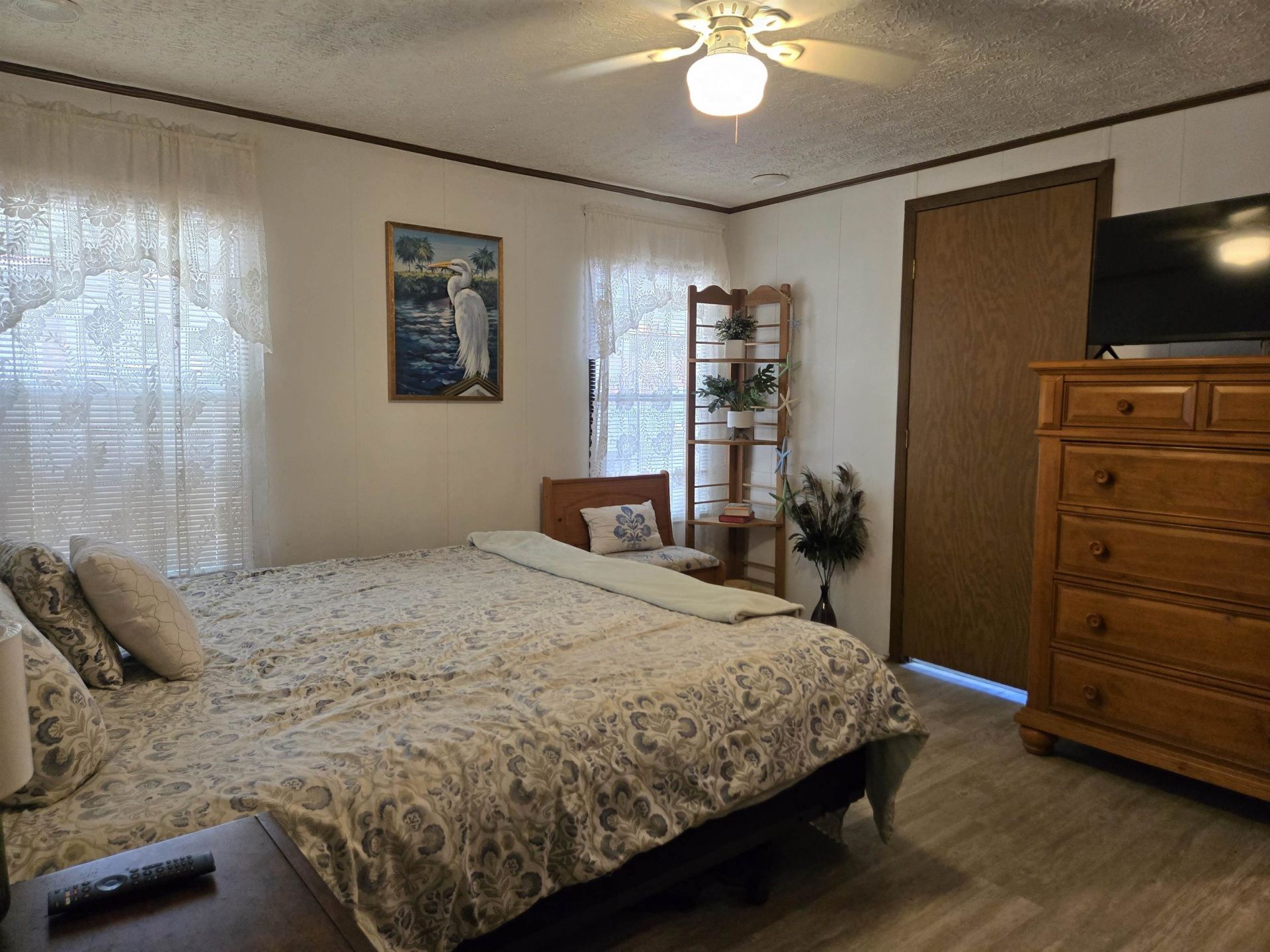 582 Mimosa Dr. Photo 15