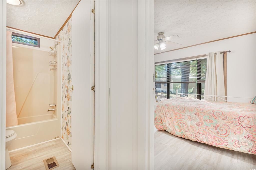 582 Mimosa Dr. Photo 24